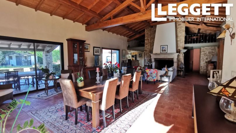 A vendre LONGèRE  7 PIECES 270 M2  SOULLANS