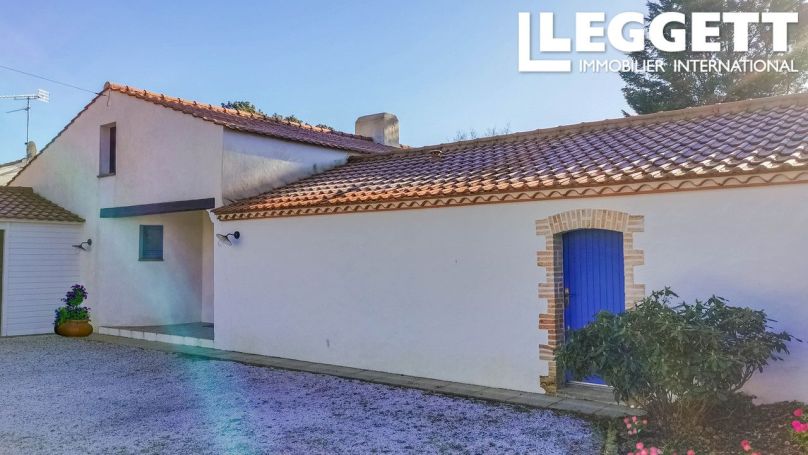 A vendre LONGèRE  7 PIECES 270 M2  SOULLANS