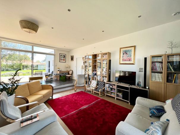 A vendre MAISON  CONTEMPORAINE BORD DE MER TALMONT SAINT HILAIRE