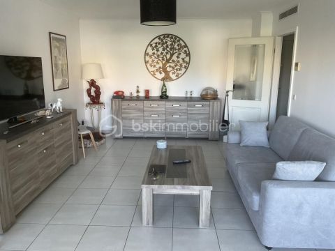 A louer APPARTEMENT DE PRESTIGE T2 53 M2 TERRASSE BORD DE MER SAINT RAPHAEL