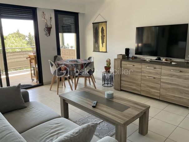 A louer APPARTEMENT DE PRESTIGE T2 53 M2 TERRASSE BORD DE MER SAINT RAPHAEL