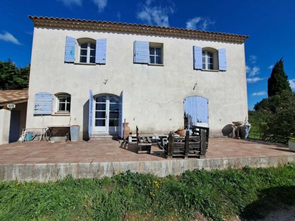 A louer MAISON  4 PIECES 167 M2 BORD DE MER ARLES
