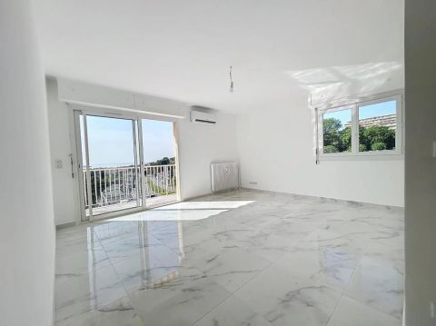 A louer APPARTEMENT T3 71 M2 VUE MER LE CANNET