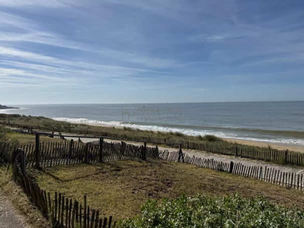 A vendre APPARTEMENT T3 61 M2 TERRASSE PIEDS DANS L'EAU PORNICHET