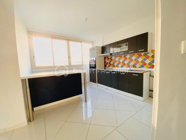 A vendre APPARTEMENT T2 59 M2 BORD DE MER MARSEILLE