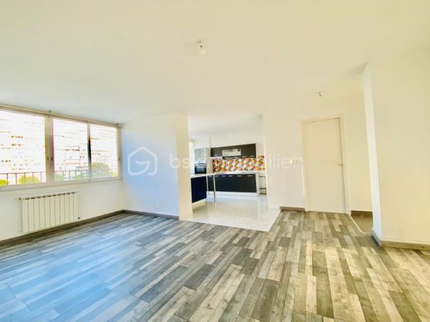 A vendre APPARTEMENT T2 59 M2 BORD DE MER MARSEILLE