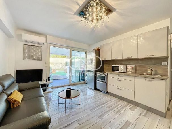 A louer APPARTEMENT T2 30 M2 TERRASSE BORD DE MER LE CANNET