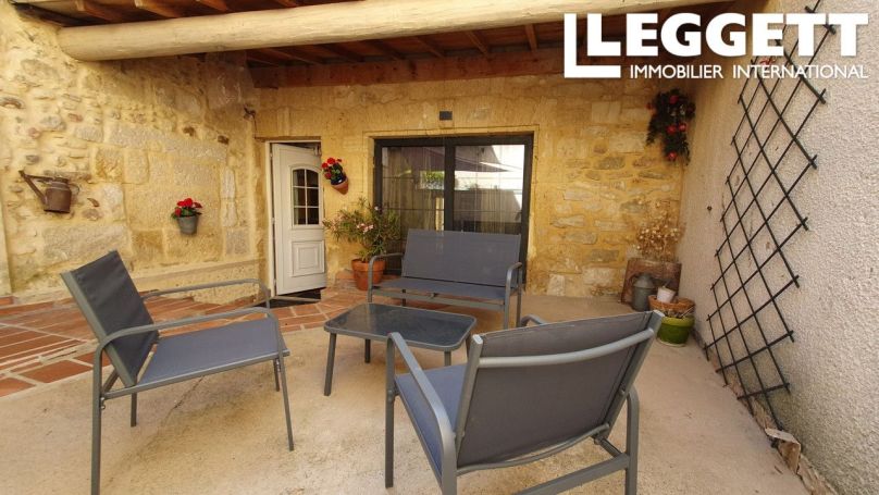 A vendre Maison de village spacieuse et de caractÃ¨re avec piscine et garage dans un village entre NÃ®mes et Avignon 30210 Fournes