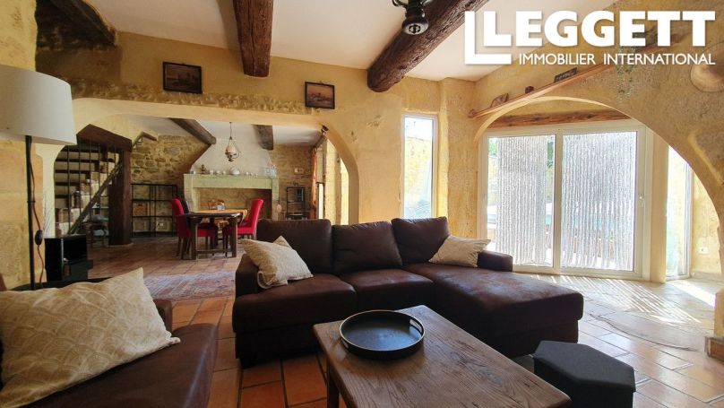 A vendre Maison de village spacieuse et de caractÃ¨re avec piscine et garage dans un village entre NÃ®mes et Avignon 30210 Fournes