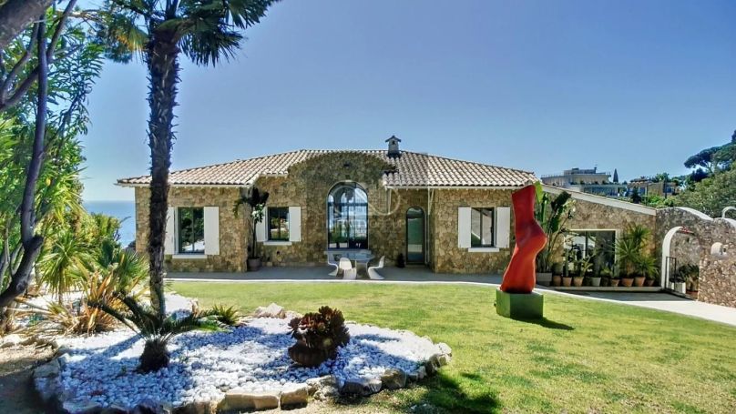 A louer MAISON  CONTEMPORAINE BORD DE MER VALLAURIS