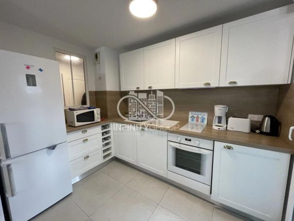 A louer APPARTEMENT T3 56 M2 TERRASSE BORD DE MER ANTIBES
