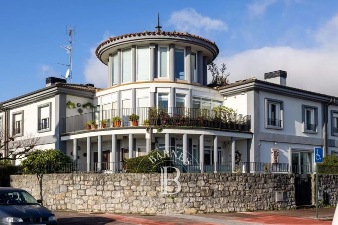 A louer MAISON  275 M2  SAN SEBASTIáN