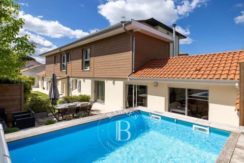 A vendre MAISON DE VILLE 8 PIECES 190 M² CAPBRETON
