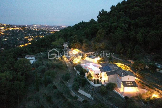 A louer MAISON  6 PIECES 240 M2  GRASSE