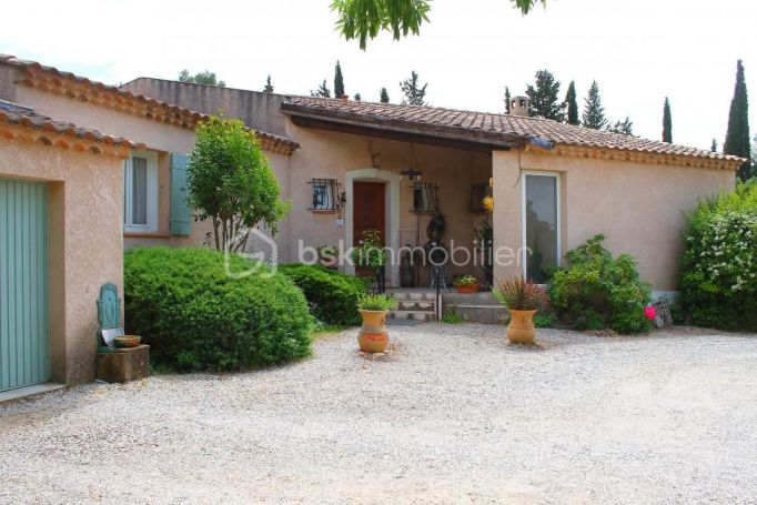 A vendre belle Villa 5 pieces 140 m² dans un quartier rÃ©sidentiel  Aix En Provence