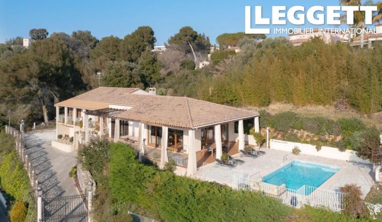 A louer MAISON  9 PIECES 298 M2 VUE MER CAGNES SUR MER