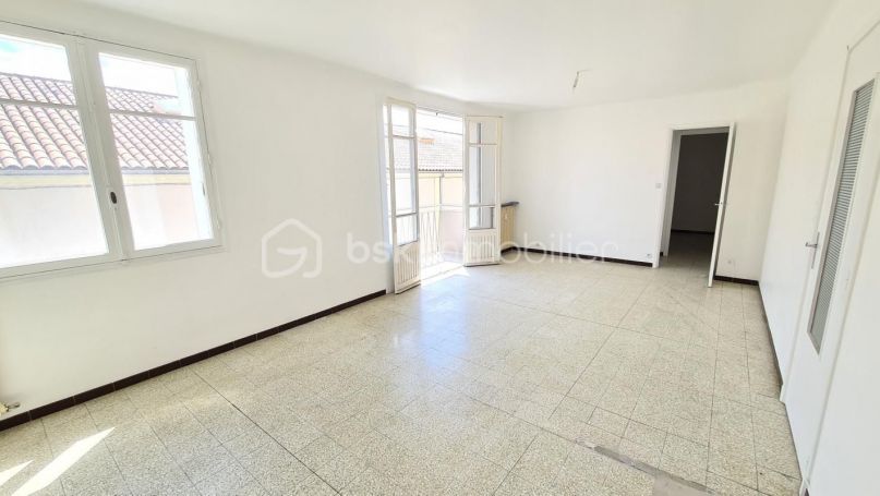 APPARTEMENT T3 71 M2  NIMES
