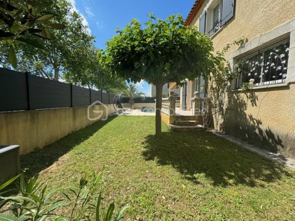 A louer MAISON  7 PIECES 170 M2  GIGNAC