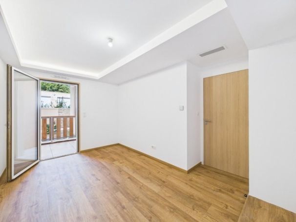 A louer APPARTEMENT DE PRESTIGE T2 45 M2 TERRASSE PIEDS DANS L'EAU AJACCIO