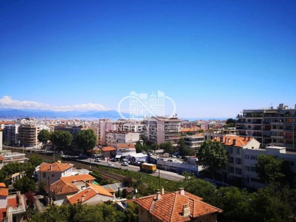 A louer APPARTEMENT NEUF T3 57 M2 BORD DE MER ANTIBES