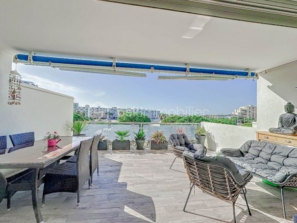 A vendre Magnifique Appartement T4 67m² avec grande terrasse sur le port de CARNON Plage