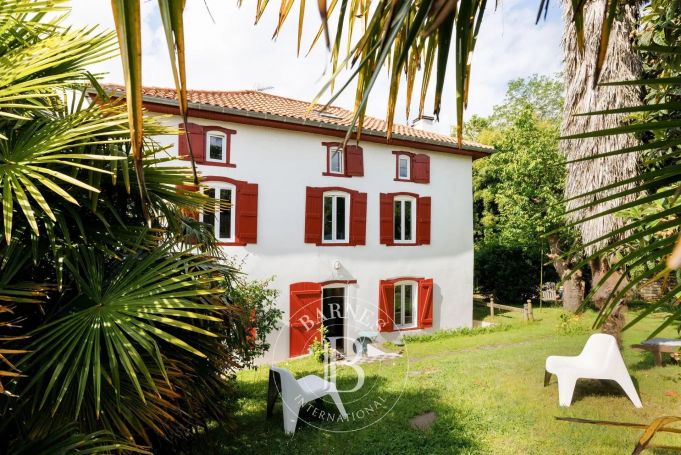 A vendre CHARMANTE 8 PIECS 201 M² LA BASTIDE CLAIRENCE
