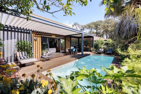 A vendre JOLIE MAISON 5 PIECES 135 M² PROCHE GOLF ANGLET