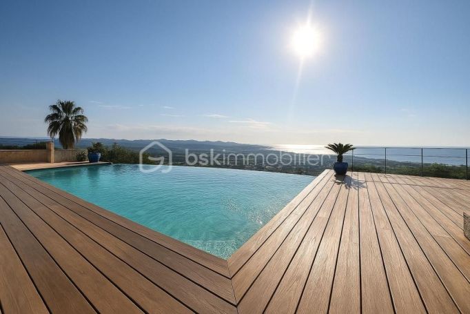 A louer MAISON  5 PIECES 137 M2 VUE MER MANDELIEU LA NAPOULE