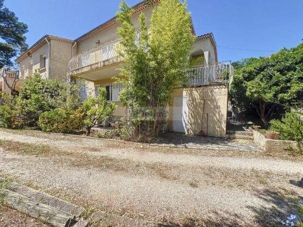A vendre MAISON de 2 appartements T3 de 85 m² env chacun Toulon
