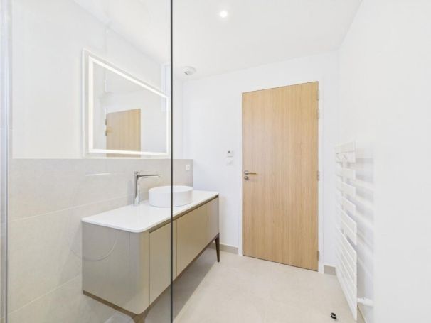 A louer APPARTEMENT DUPLEX DE PRESTIGE T4 91 M2 TERRASSE PIEDS DANS L'EAU AJACCIO