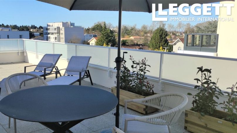 A louer APPARTEMENT T3 80 M2 TERRASSE  LE BOUSCAT