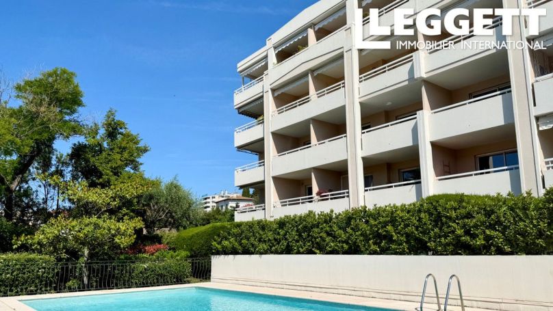 A louer APPARTEMENT T4 86 M2 TERRASSE BORD DE MER LE CANNET