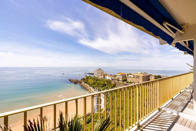 A vendre  APPARTEMENT T3 114 M²  VUE MER  BIARRITZ