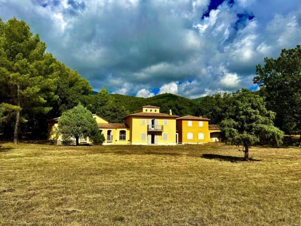 A louer MAISON  DE MAîTRE  SEILLANS