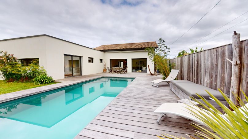 A vendre VILLA CONTEMPORAINE AVEC PISCINE