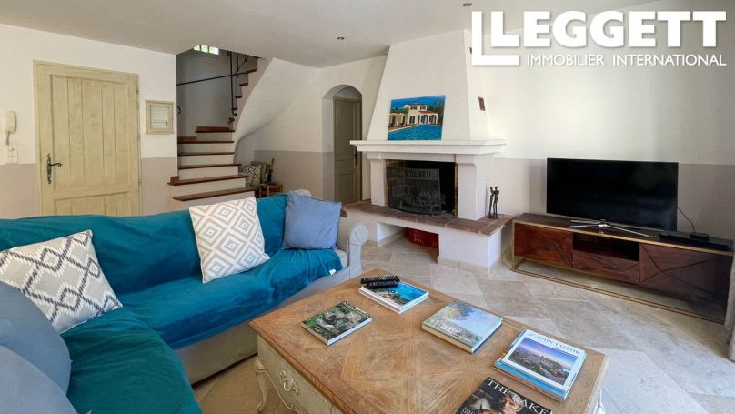 A louer MAISON  8 PIECES 198 M2  CALLIAN