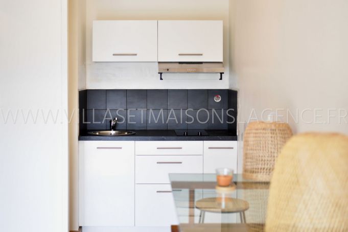 A vendre JOLI STUDIO 28 M² COTE BASSIN ARES