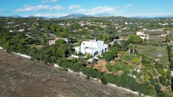 Très belle Villa exclusive située à Petrothalassa, Portoheli.  