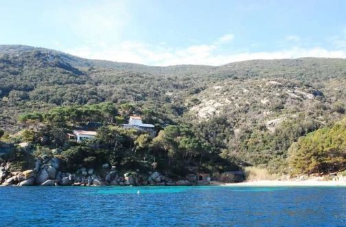 Belle villa moderne située à Isola Del Giglio  