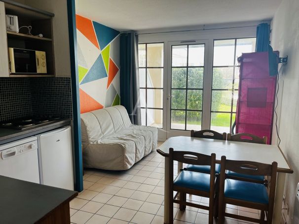 A vendre APPARTEMENT T2 25 M2 TERRASSE BORD DE MER TALMONT SAINT HILAIRE