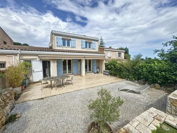 A louer MAISON  5 PIECES 125 M2 BORD DE MER ANTIBES