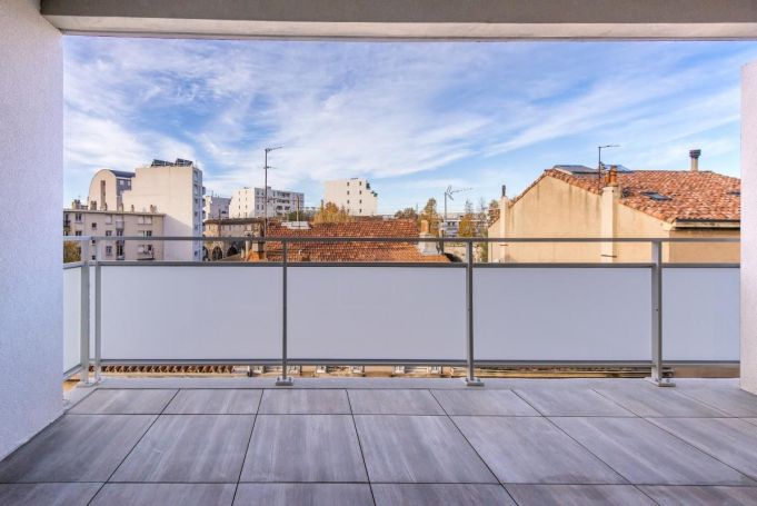 A vendre APPARTEMENT T4 75 M2 TERRASSE BORD DE MER MARSEILLE