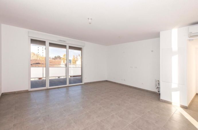 A vendre APPARTEMENT T4 75 M2 TERRASSE BORD DE MER MARSEILLE