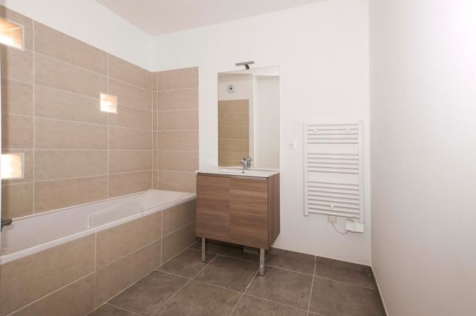 A vendre APPARTEMENT T4 75 M2 TERRASSE BORD DE MER MARSEILLE
