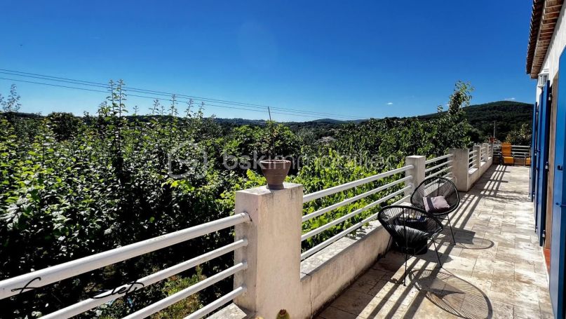 A louer MAISON  7 PIECES 180 M2  DRAGUIGNAN