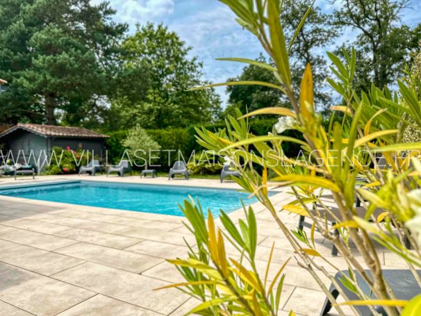 A vendre JOLIE MAISON CONTEMPORAINE 6 PIECES 132 M² PESSAC MAGONTY