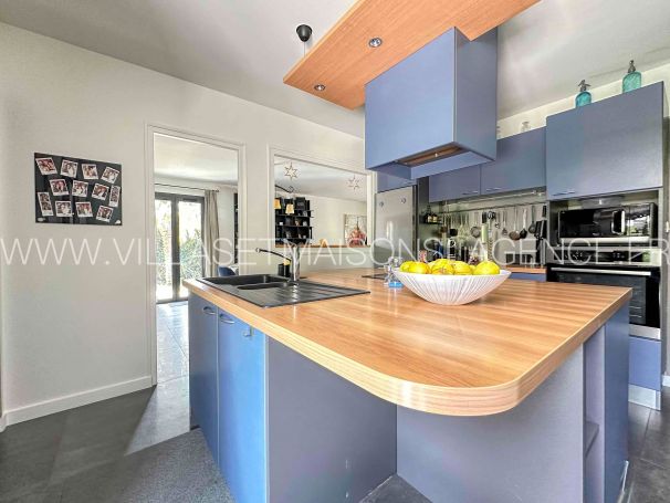 A vendre JOLIE MAISON CONTEMPORAINE 6 PIECES 132 M² PESSAC MAGONTY
