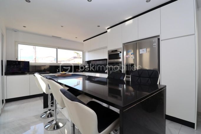 A louer MAISON  6 PIECES 149 M2  ORTAFFA