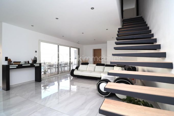 A louer MAISON  6 PIECES 149 M2  ORTAFFA