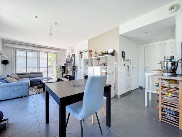 A louer APPARTEMENT T2 52 M2 TERRASSE BORD DE MER ANTIBES